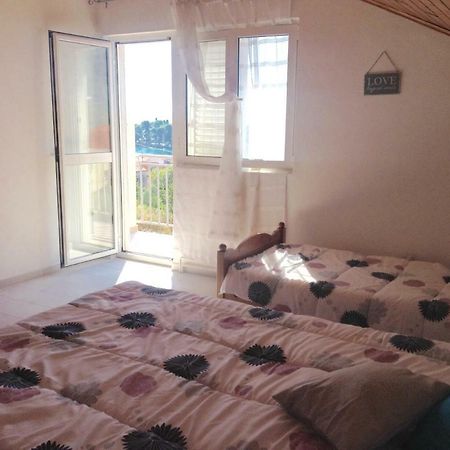 Apart Mani Di Lauro Apartman Preko Kültér fotó