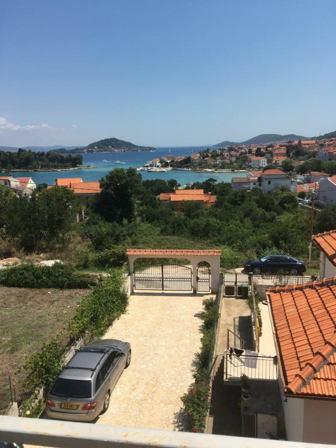Apart Mani Di Lauro Apartman Preko Kültér fotó