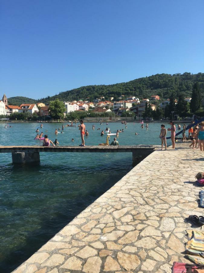 Apart Mani Di Lauro Apartman Preko Kültér fotó