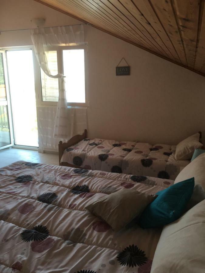 Apart Mani Di Lauro Apartman Preko Kültér fotó