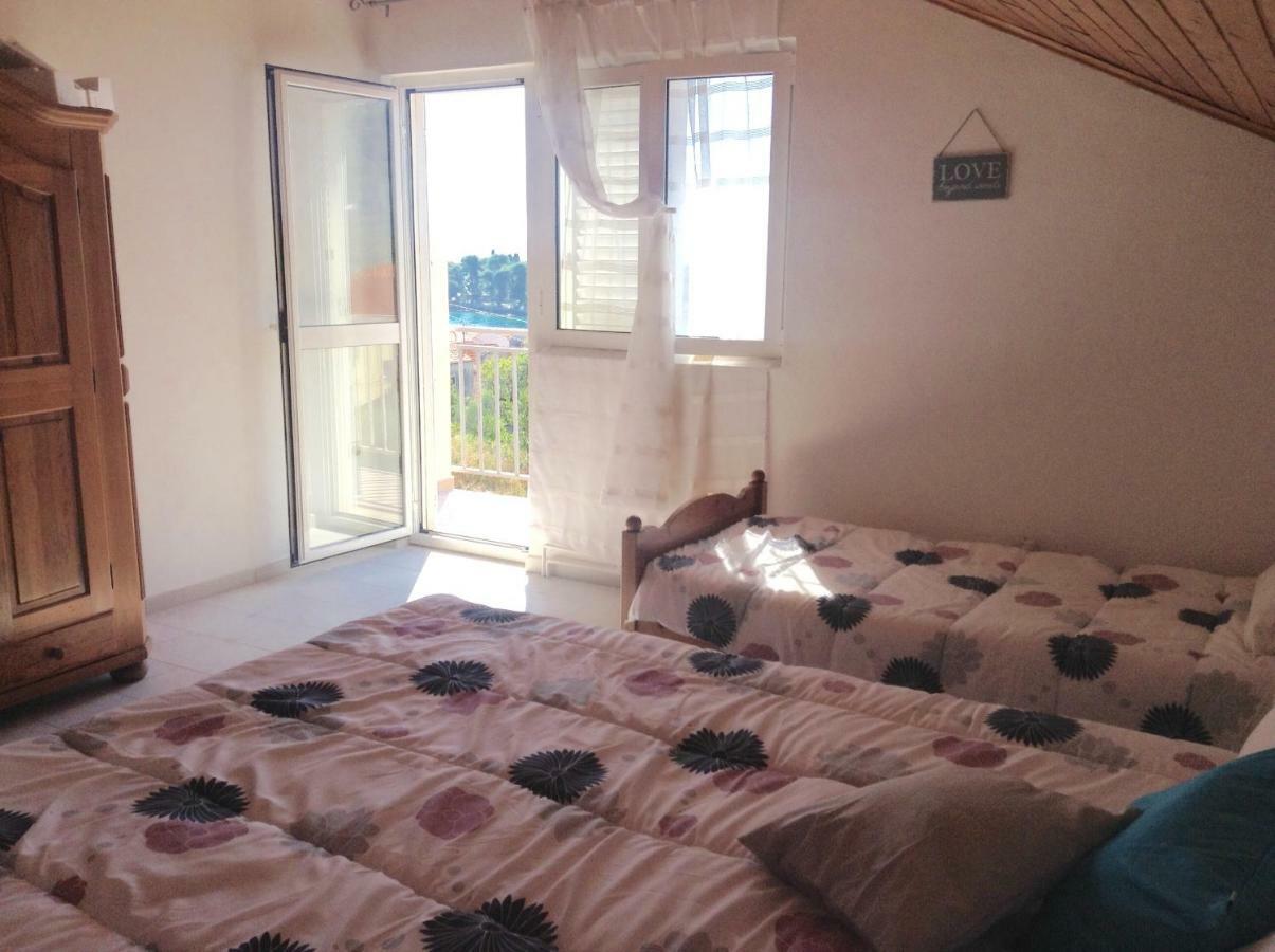 Apart Mani Di Lauro Apartman Preko Kültér fotó
